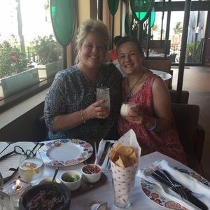 Meet your Posher, Alexia